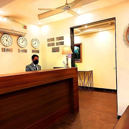 Hotel When In Gurgaon - Opposite To Artemis Hospital Exterior photo