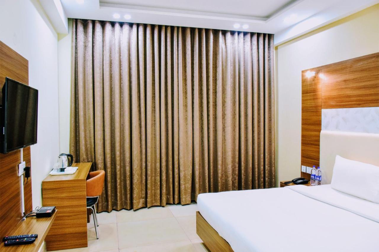 Hotel When In Gurgaon - Opposite To Artemis Hospital Exterior photo